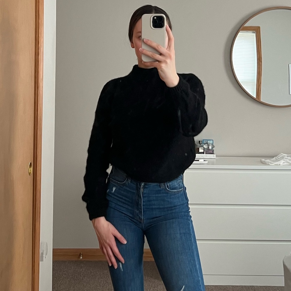COPY - Cropped black sweater